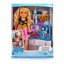 Nancy Viaggio Chic a Parigi 700015341